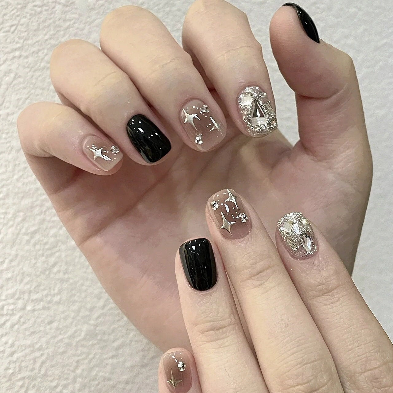 Luxuriöse schwarze Gelnägel in Viereckform | Aufdrücknägel | Handgemachte Nägel | Nagelkunst | Neuer Nageltrend | Kurze quadratische Nägel | Für Partys/Feiertage